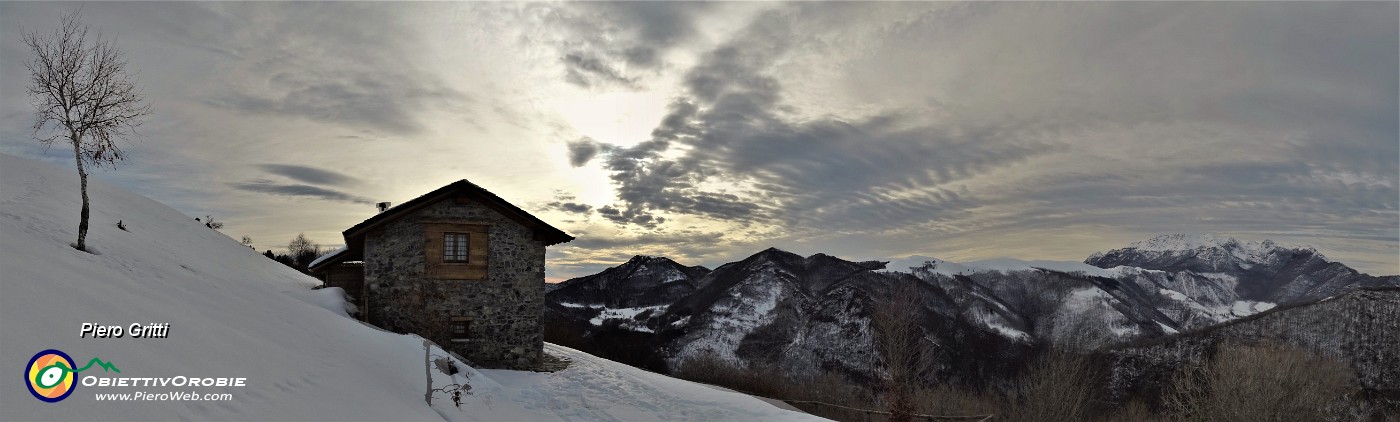 25 Oggi in cielo nubi sparse e velature estese .jpg